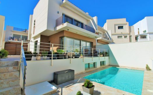Villa for sale in Villamartin