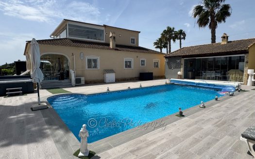 Detached Villa for sale in Benejúzar