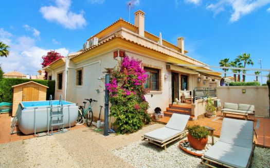 Townhouse for sale in Villamartin