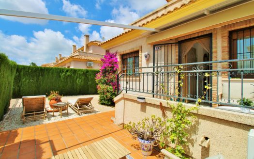 Townhouse for sale in Villamartin