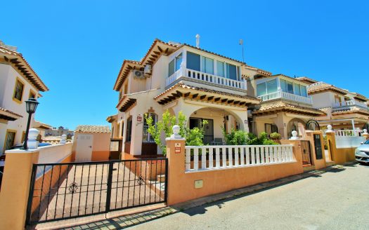 Townhouse for sale in Cabo Roig