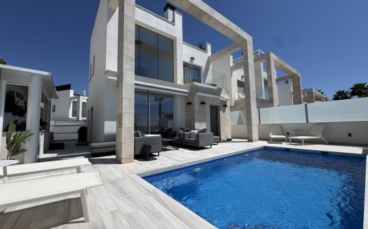 Villa for sale in Lomas De Cabo Roig