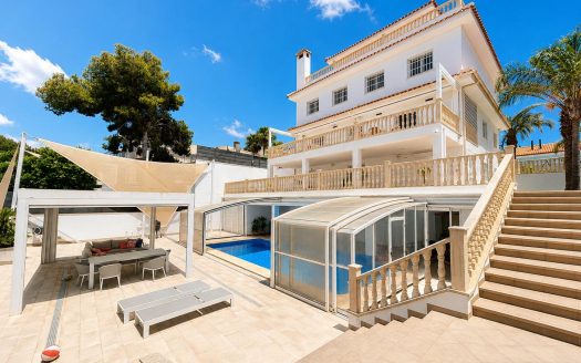 Villa for sale in Dehesa de campoamor