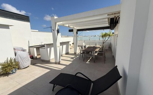 3 bedroom penthouse for sale in Torre de la Horadada in 400 meter from the beach.