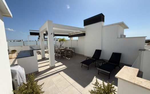 3 bedroom penthouse for sale in Torre de la Horadada in 400 meter from the beach.