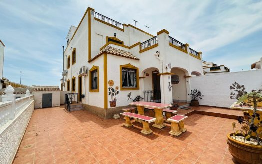 Townhouse for sale in Orihuela