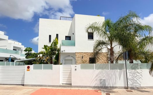 4. House – Detached Villa for sale in Los Montesinos