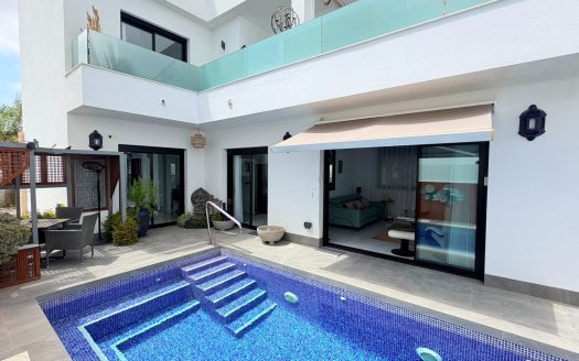 4. House – Detached Villa for sale in Los Montesinos