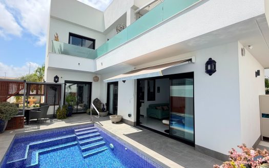 4. House – Detached Villa for sale in Los Montesinos