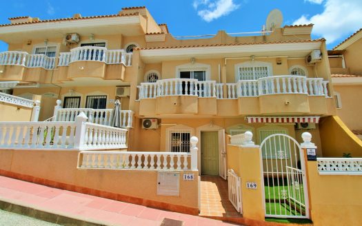 Townhouse for sale in Villamartin