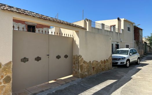 Townhouse for sale in Benejúzar