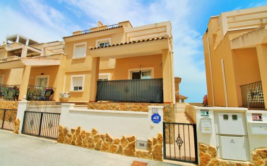 Townhouse for sale in San Miguel de Salinas