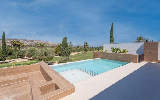 Exclusive, newly built villas on the golf course front line at La Finca Golf Resort