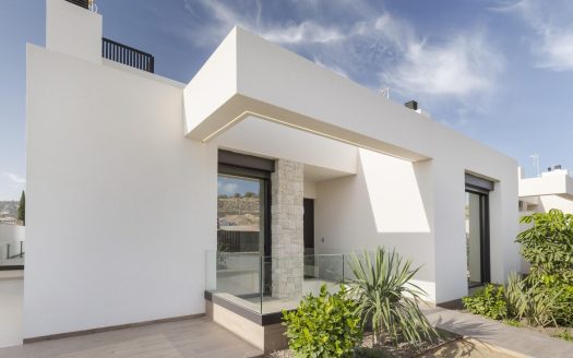Exclusive, newly built villas on the golf course front line at La Finca Golf Resort