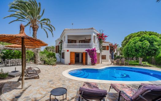 Villa for sale in Cabo Roig