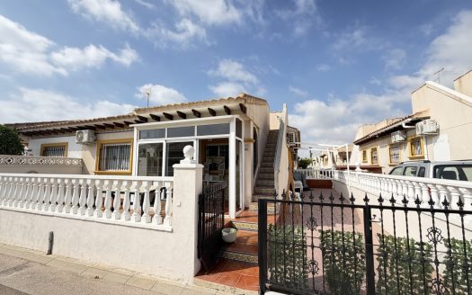 Townhouse for sale in La Zenia