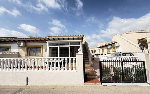 Townhouse for sale in La Zenia