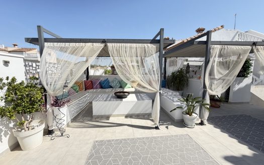Villa for sale in San Miguel De Salinas