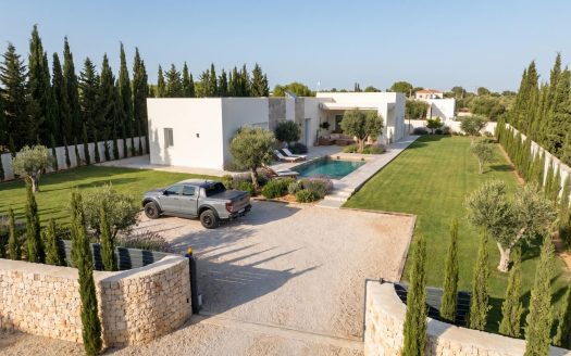 Custom Built New Villas in Pinoso (Alicante): Spacious Homes in Natural Surroundings