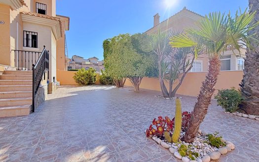Villa for sale in Orihuela