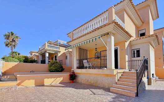 Villa for sale in Orihuela