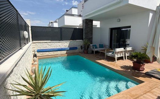 Detached Villa for sale in Vistabella Golf
