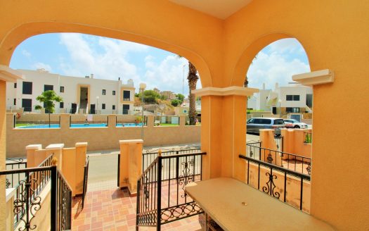 Townhouse for sale in Villamartin