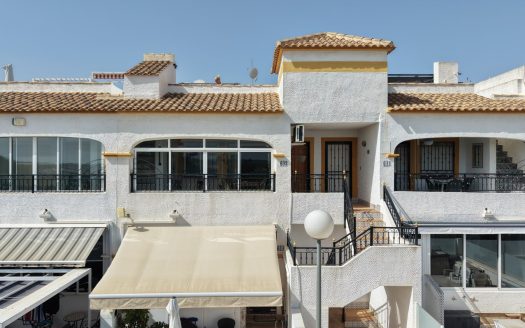 Apartment / Flat for sale in Entre Naranjo – Vistabella Golf