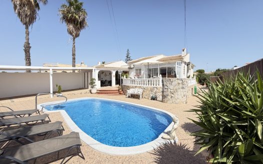 Bungalow for sale in San Luis