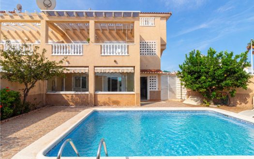 Bungalow for sale in Orihuela Costa