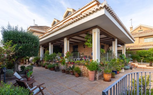 Villa for sale in Torrevieja