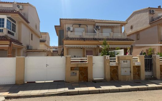 Charming 3-Bedroom corner Townhouse in Torre de la Horadada