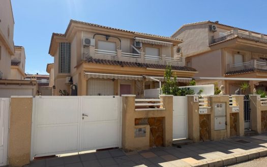 Charming 3-Bedroom corner Townhouse in Torre de la Horadada