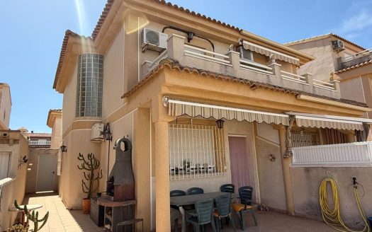 Charming 3-Bedroom corner Townhouse in Torre de la Horadada
