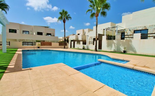 Villa for sale in Villamartin