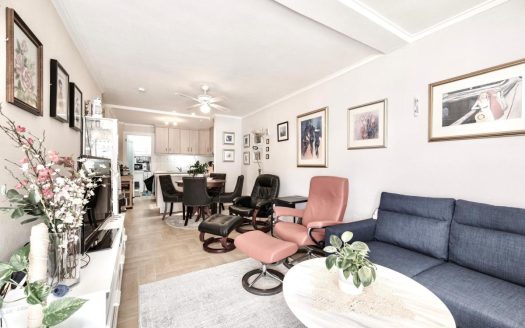 Renovated 3-Bedroom Townhouse with Sea Views and Private Rooftop Solarium in La Siesta, Torrevieja.