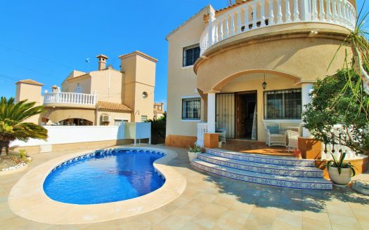 Villa for sale in Villamartin